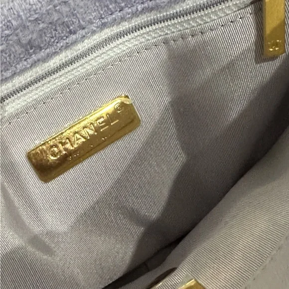 CHANEL 19 Flap Bag Quilted Tweed Lilac - Picture 11 of 14